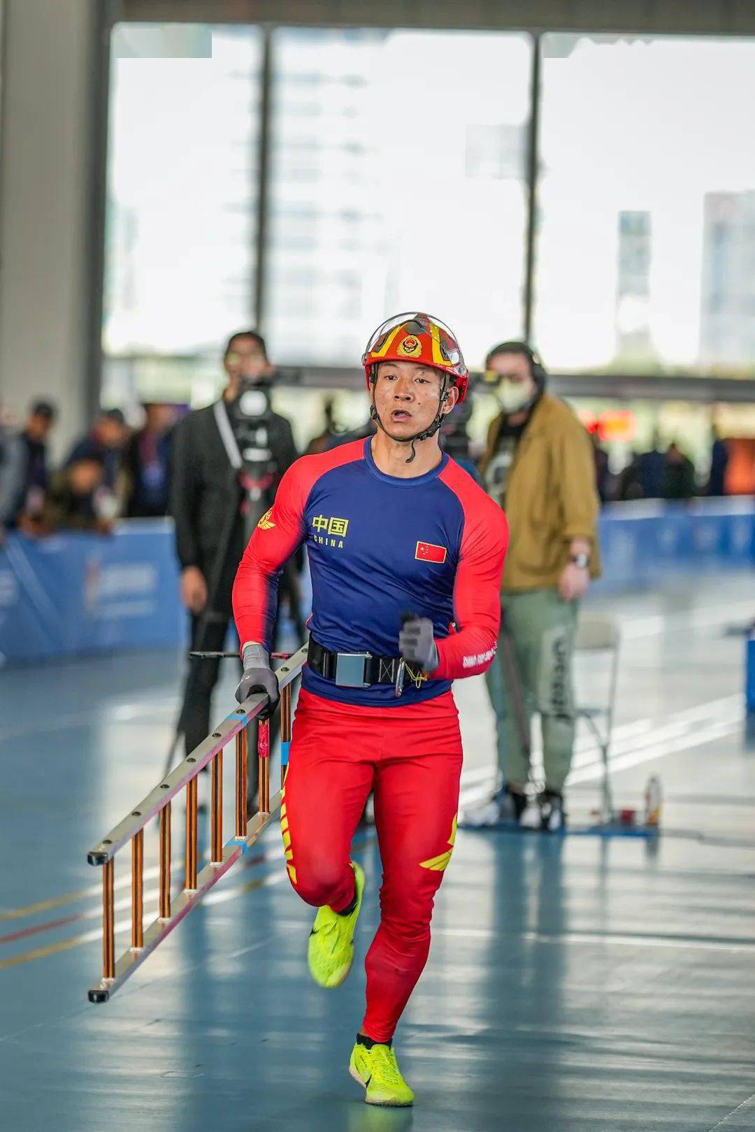 南宫体育-附加赛巅峰对决！东海火箭队火力全开齐鲁赤兔队，田径赛场再起波澜；外援联手发威的简单介绍