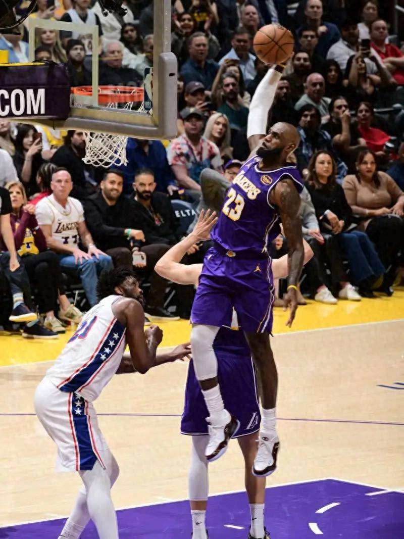 NG SPORTS-詹姆斯迎来七赛季高光表现，中国队球迷沸腾！的简单介绍