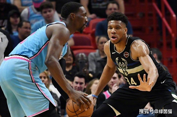  莱万多夫斯基缺阵 